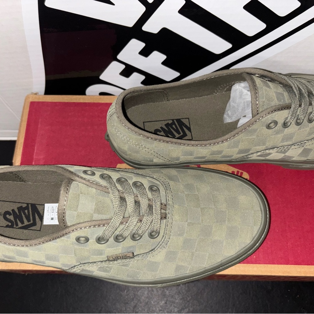 Vans Authentic sz 9.5 Men’s 11.0 Women’s - Picture 10 of 12